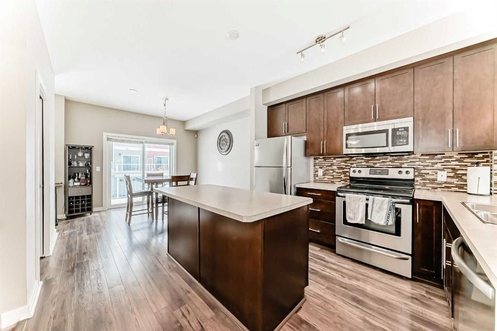 5 Redstone Circle Ne, Calgary, AB - Indoor Photo Showing Kitchen With Upgraded Kitchen