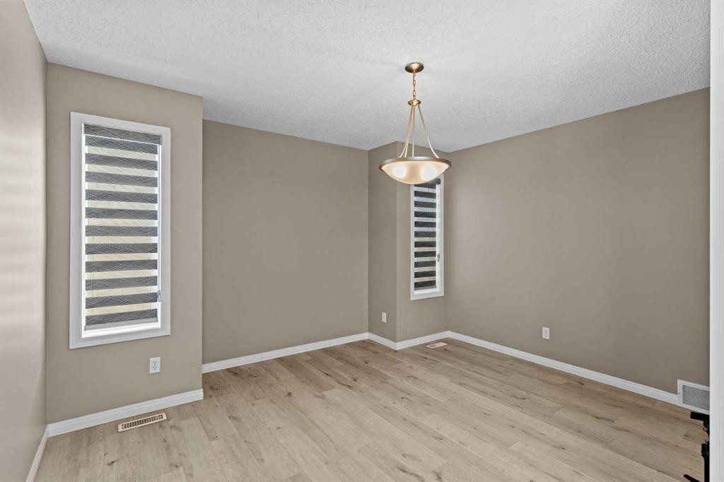 138 Saddlecrest Park Ne, Calgary, AB - Indoor Photo Showing Other Room