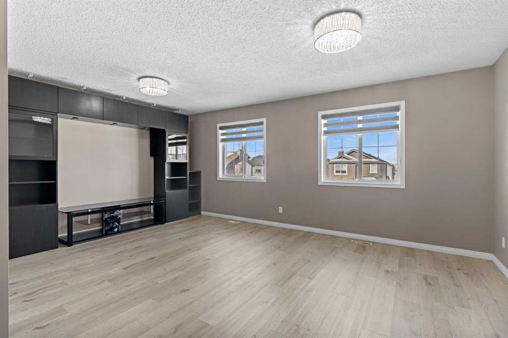 138 Saddlecrest Park Ne, Calgary, AB - Indoor Photo Showing Other Room