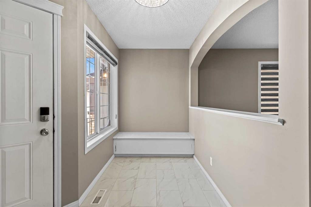 138 Saddlecrest Park Ne, Calgary, AB - Indoor Photo Showing Other Room