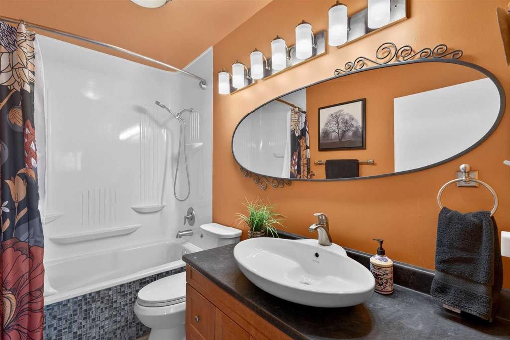64 Foxwell Road Se, Calgary, AB - Indoor Photo Showing Bathroom