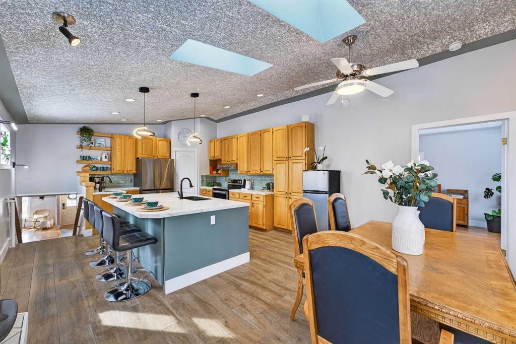 64 Foxwell Road Se, Calgary, AB - Indoor