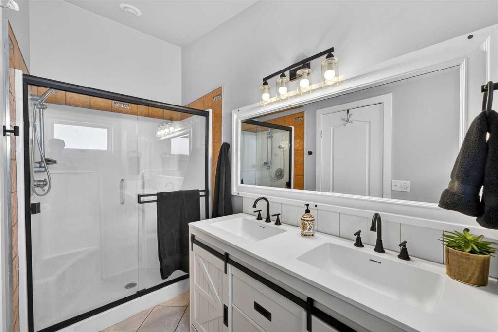 64 Foxwell Road Se, Calgary, AB - Indoor Photo Showing Bathroom