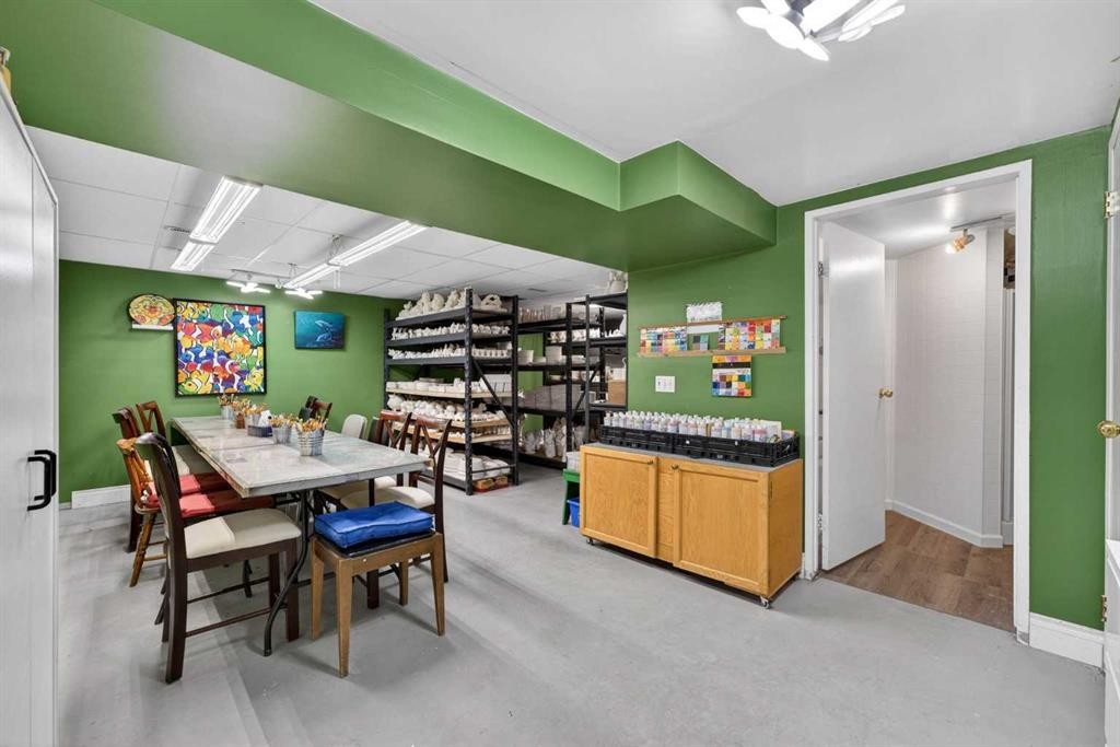 64 Foxwell Road Se, Calgary, AB - Indoor