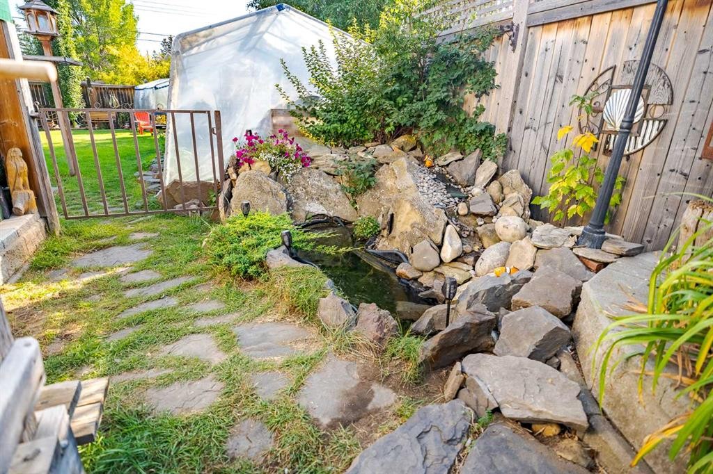 64 Foxwell Road Se, Calgary, AB - Outdoor