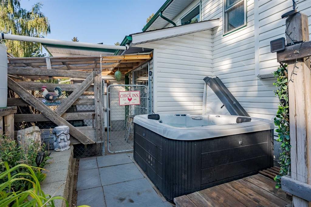 64 Foxwell Road Se, Calgary, AB - Outdoor With Exterior