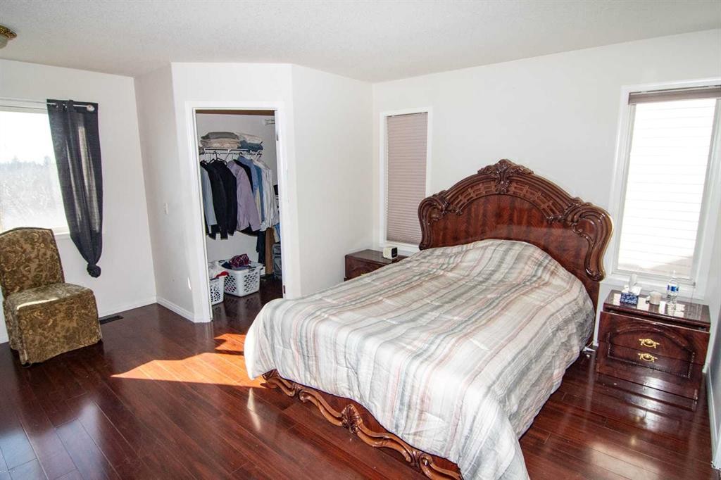 47 Anaheim Crescent Ne, Calgary, AB - Indoor Photo Showing Bedroom