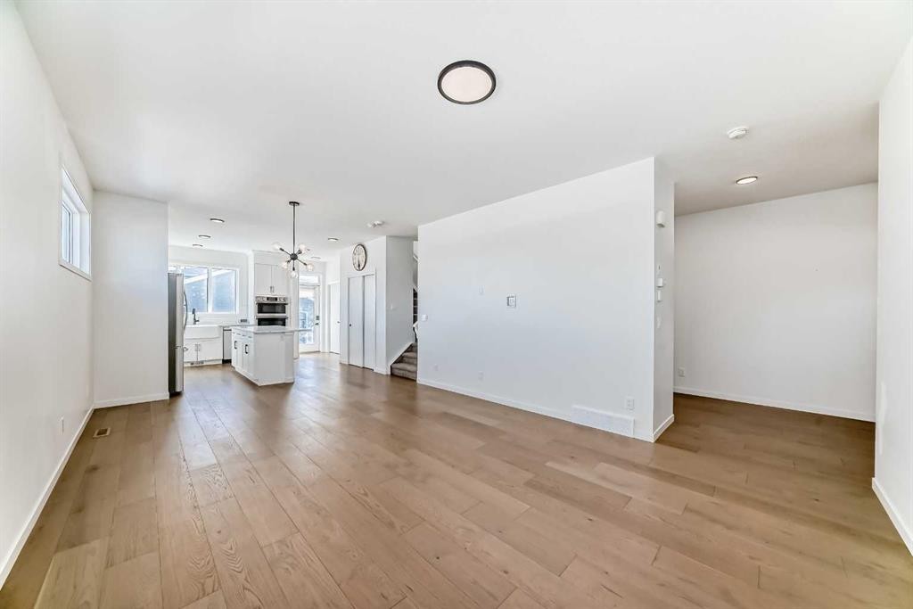 120 Seton Villas Se, Calgary, AB - Indoor