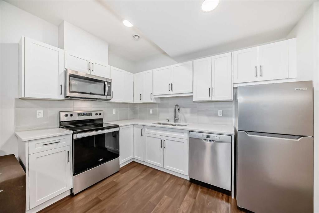 120 Seton Villas Se, Calgary, AB - Indoor Photo Showing Kitchen With Stainless Steel Kitchen With Upgraded Kitchen