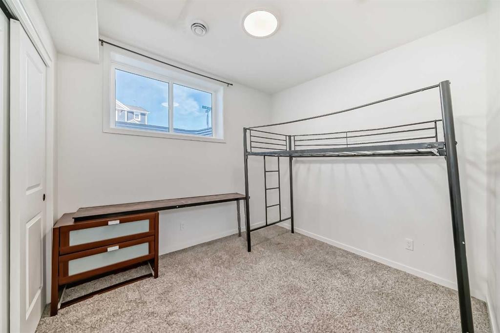 120 Seton Villas Se, Calgary, AB - Indoor Photo Showing Other Room