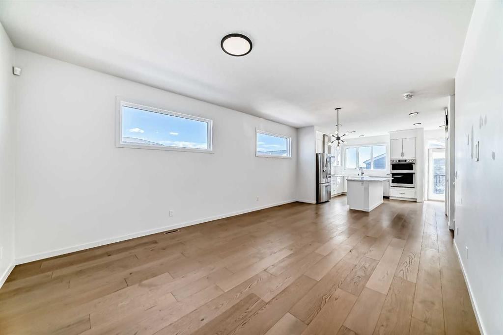 120 Seton Villas Se, Calgary, AB - Indoor