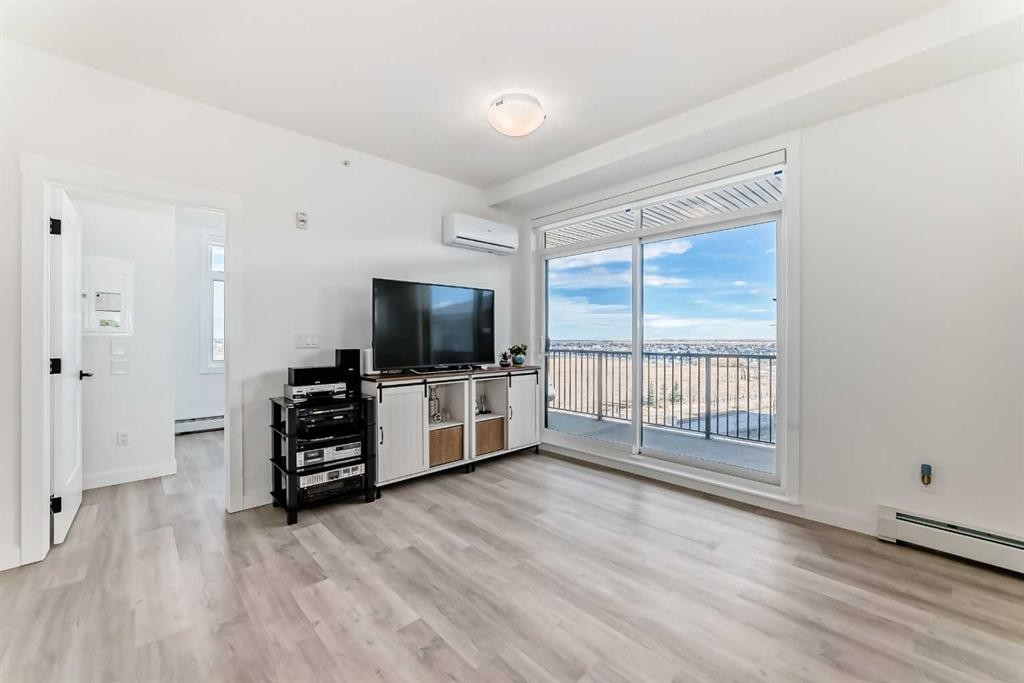 2416-200 Seton Circle Se, Calgary, AB - Indoor Photo Showing Other Room