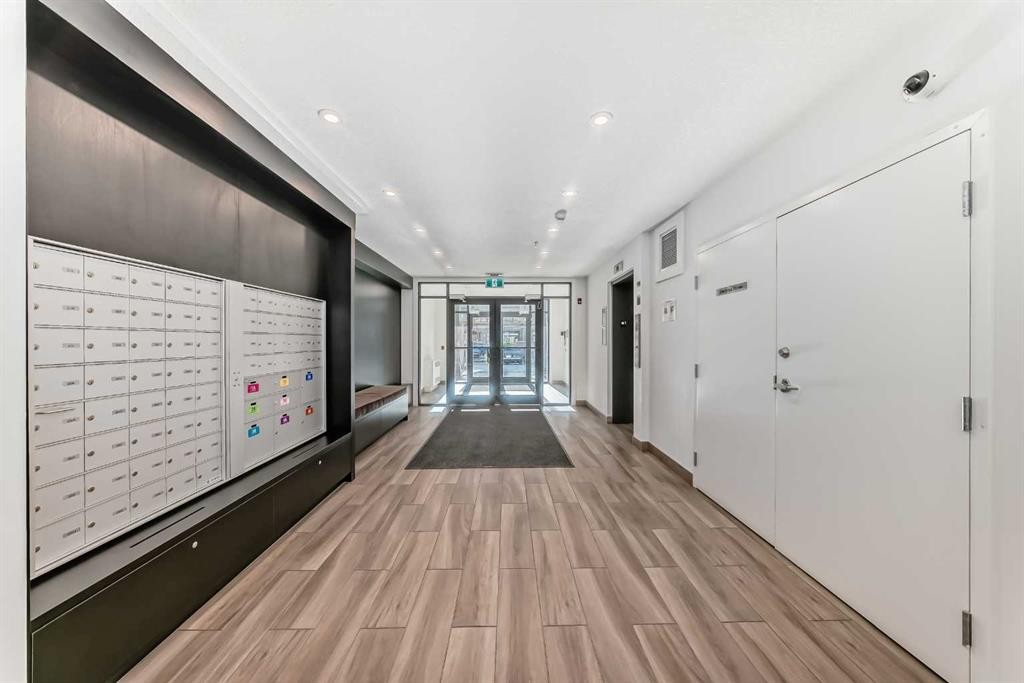 2416-200 Seton Circle Se, Calgary, AB - Indoor Photo Showing Other Room