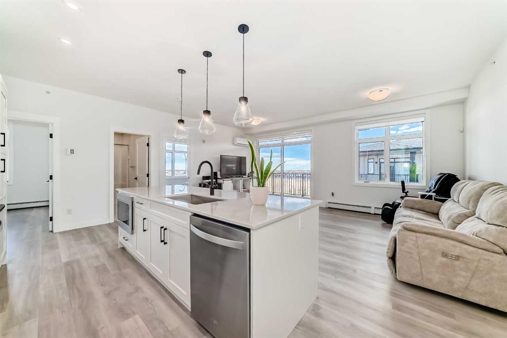 2416-200 Seton Circle Se, Calgary, AB - Indoor