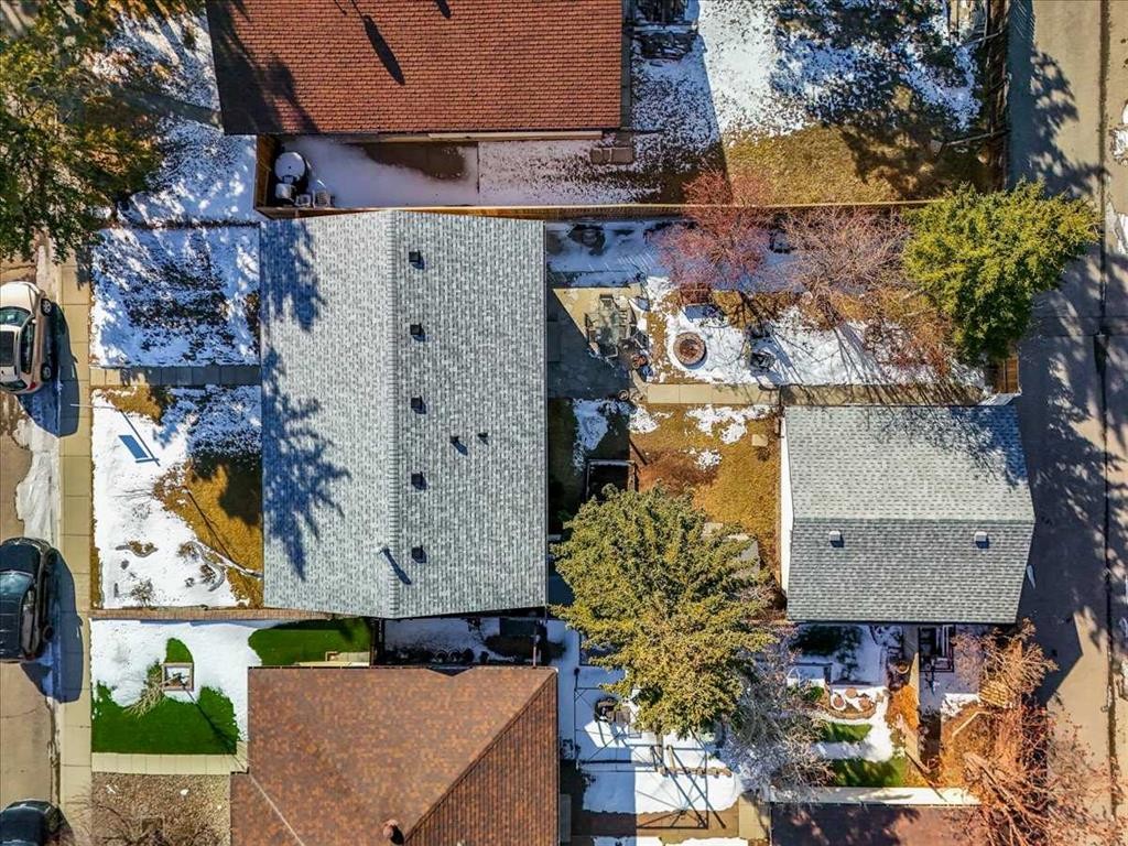 215 Pinegrove Close Ne, Calgary, AB - Outdoor