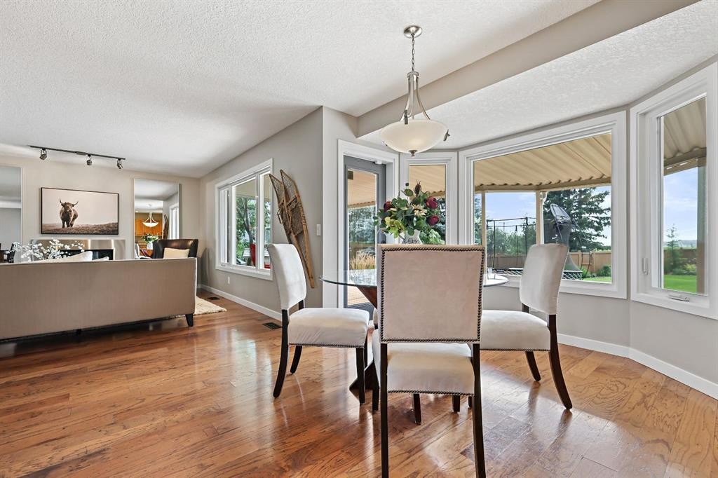 33 Sunset Crescent, Okotoks, AB - Indoor Photo Showing Dining Room