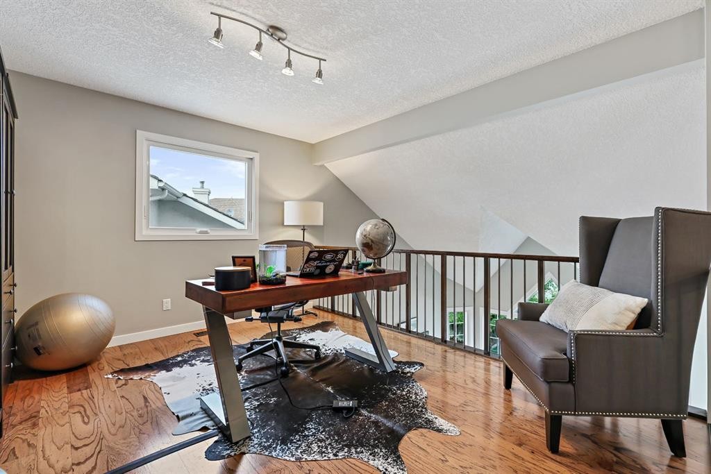 33 Sunset Crescent, Okotoks, AB - Indoor