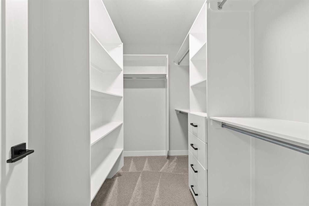 467 Kinniburgh Loop, Chestermere, AB - Indoor With Storage