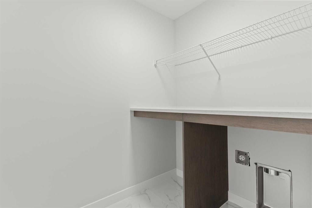 467 Kinniburgh Loop, Chestermere, AB - Indoor With Storage