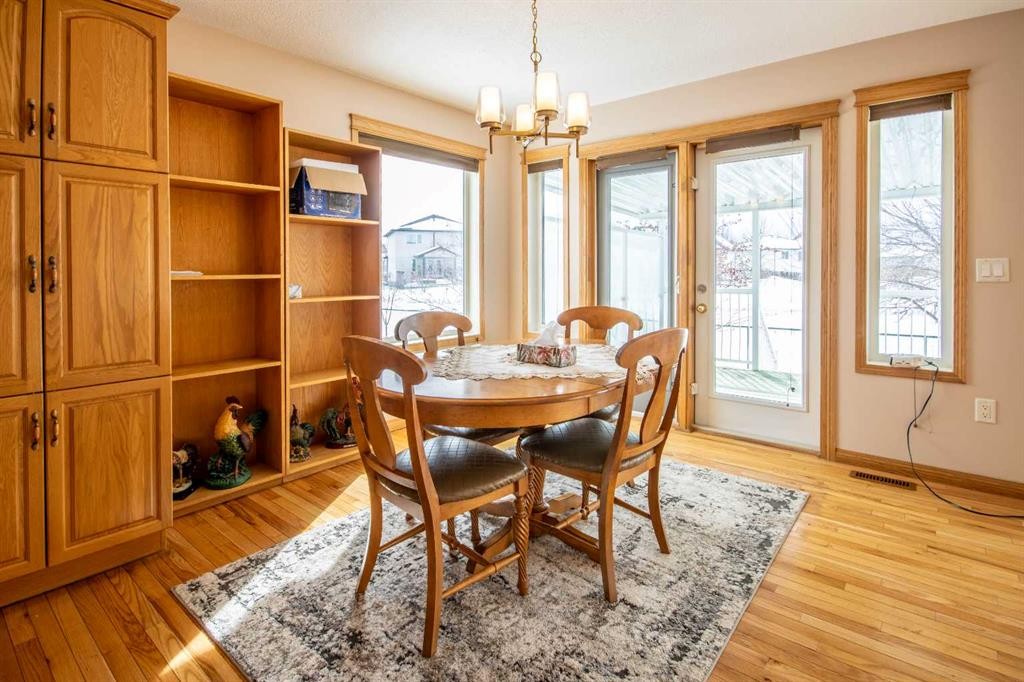 5111 Shannon Drive, Olds, AB - Indoor Photo Showing Dining Room