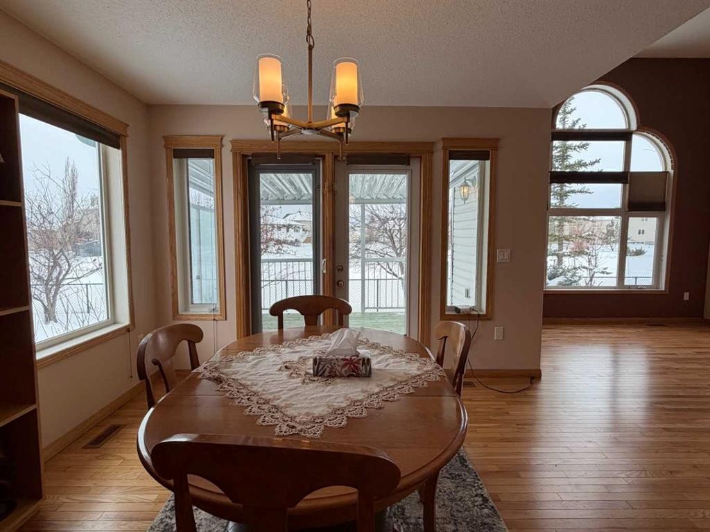 5111 Shannon Drive, Olds, AB - Indoor Photo Showing Dining Room
