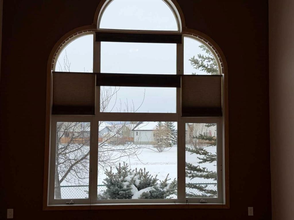 5111 Shannon Drive, Olds, AB - Indoor Photo Showing Other Room