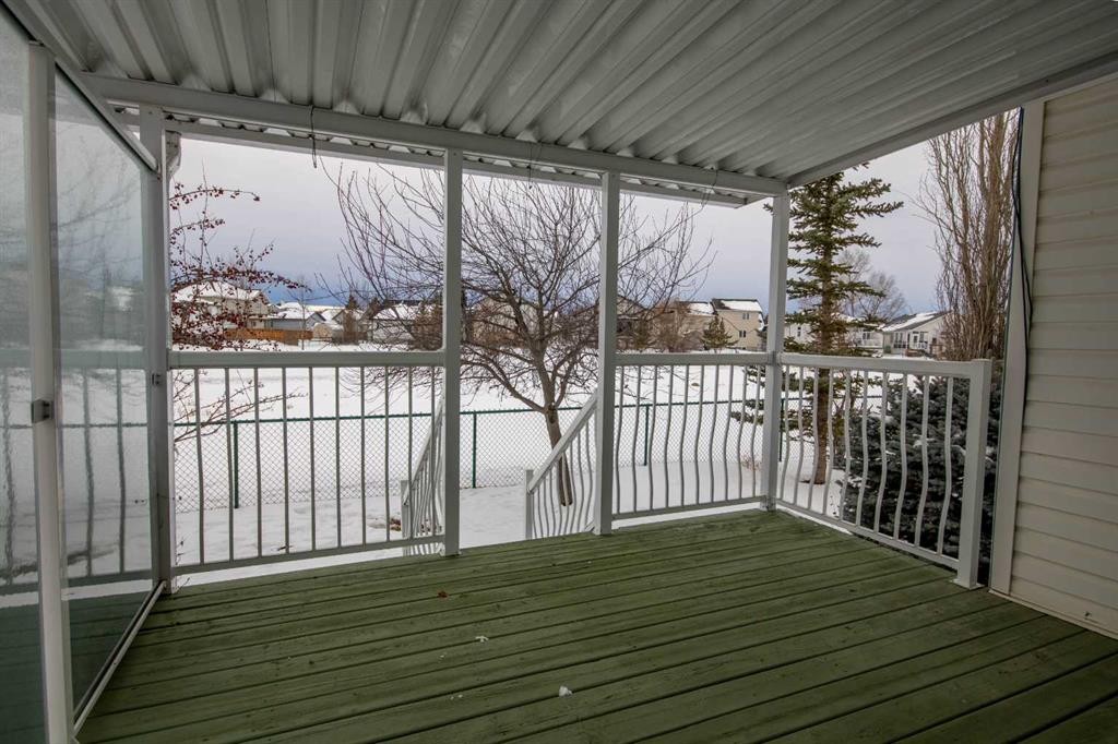 5111 Shannon Drive, Olds, AB - Outdoor With Exterior