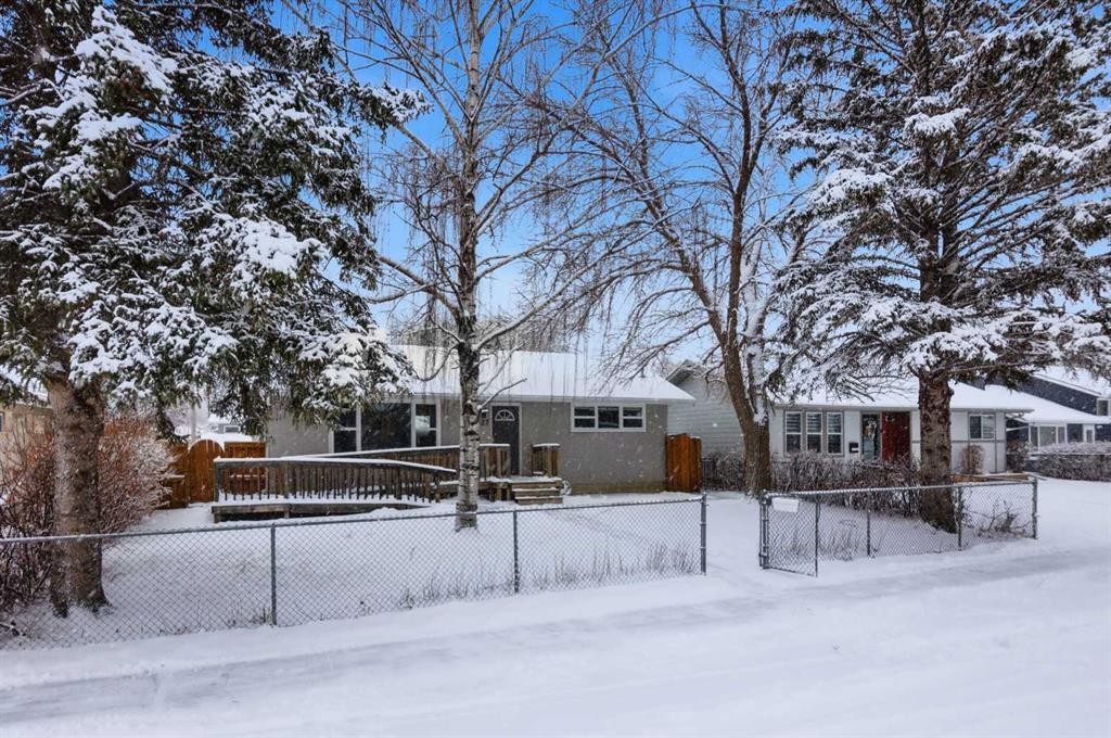 527 Athlone Road Se, Calgary, AB - Outdoor