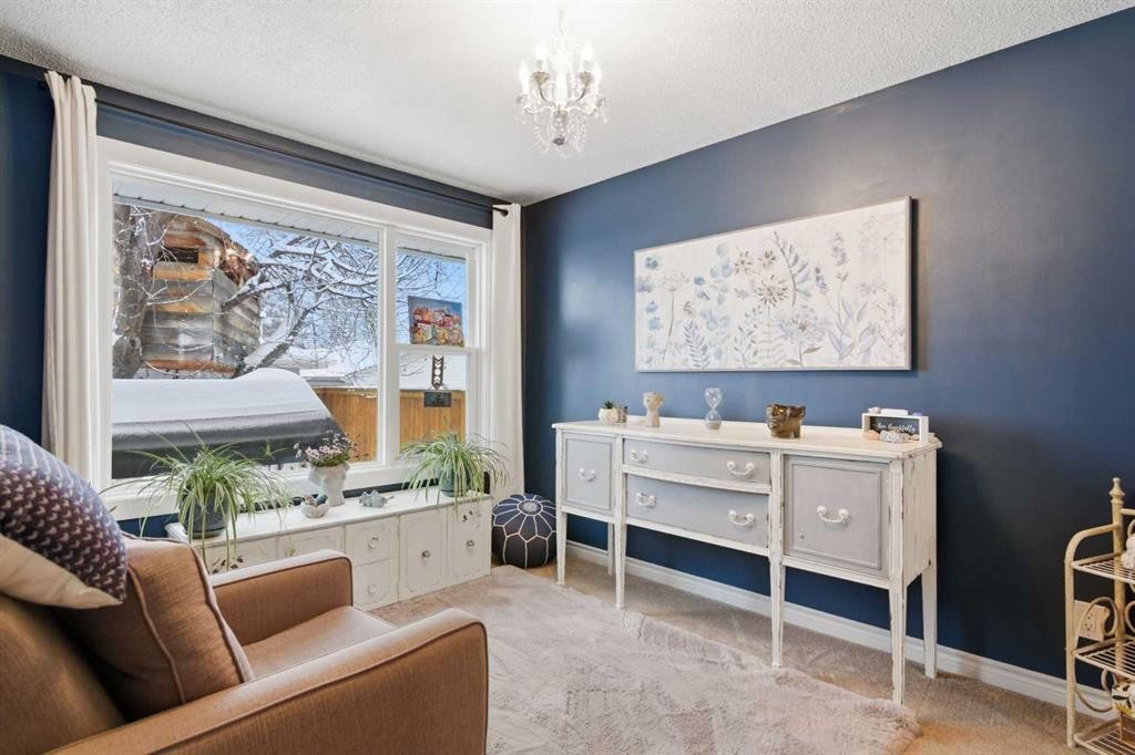 527 Athlone Road Se, Calgary, AB - Indoor