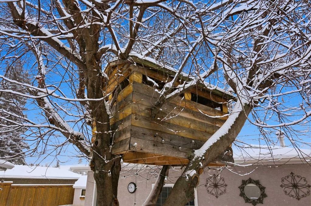 527 Athlone Road Se, Calgary, AB - Outdoor