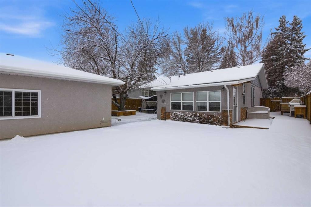 527 Athlone Road Se, Calgary, AB - Outdoor