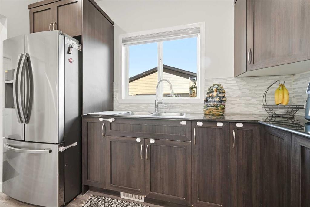 14 Skyview Point Road Ne, Calgary, AB - Indoor Photo Showing Kitchen With Double Sink With Upgraded Kitchen