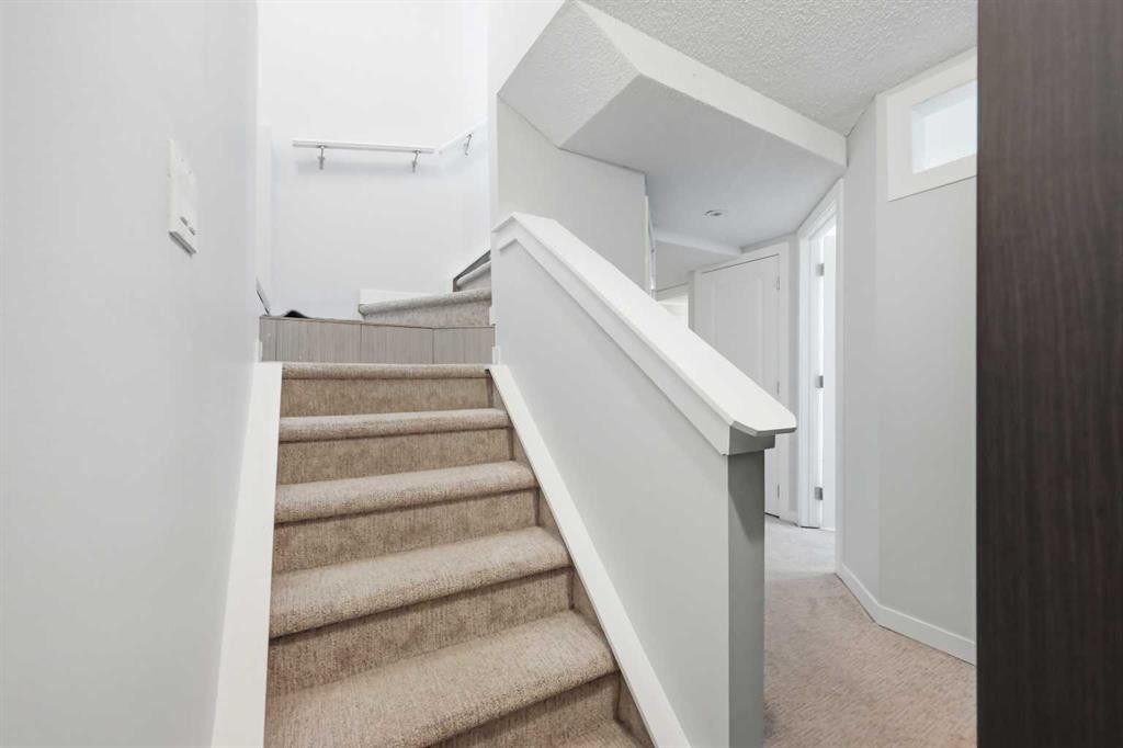 14 Skyview Point Road Ne, Calgary, AB - Indoor Photo Showing Other Room