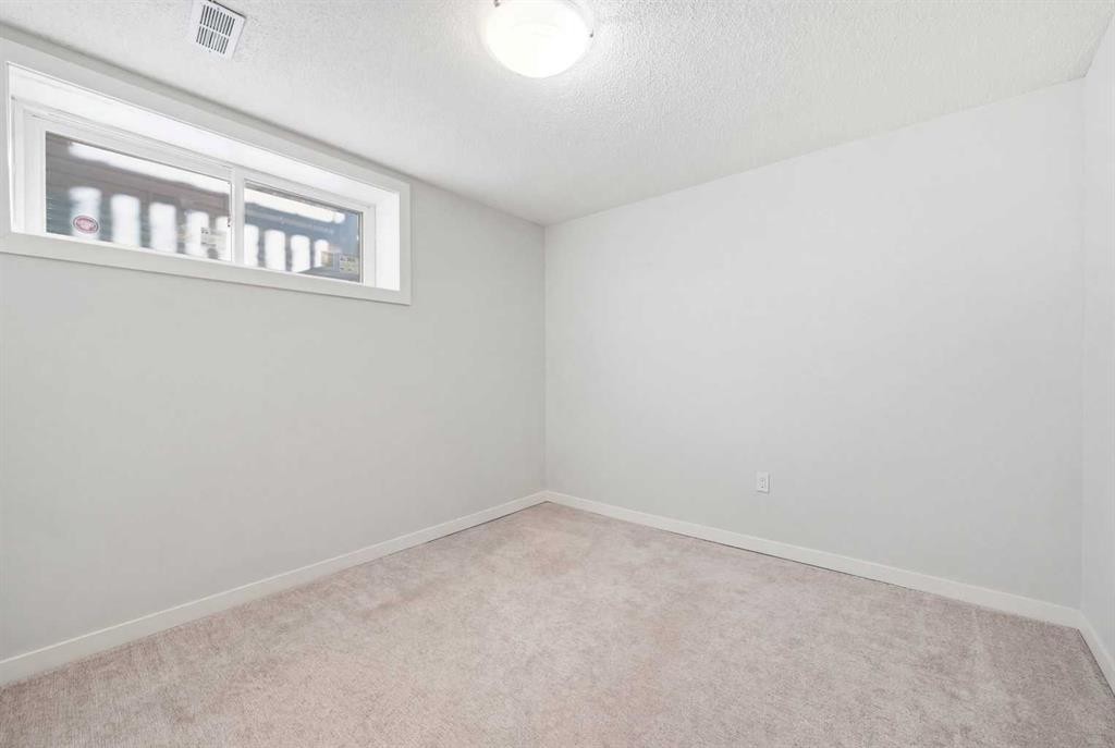 14 Skyview Point Road Ne, Calgary, AB - Indoor Photo Showing Other Room