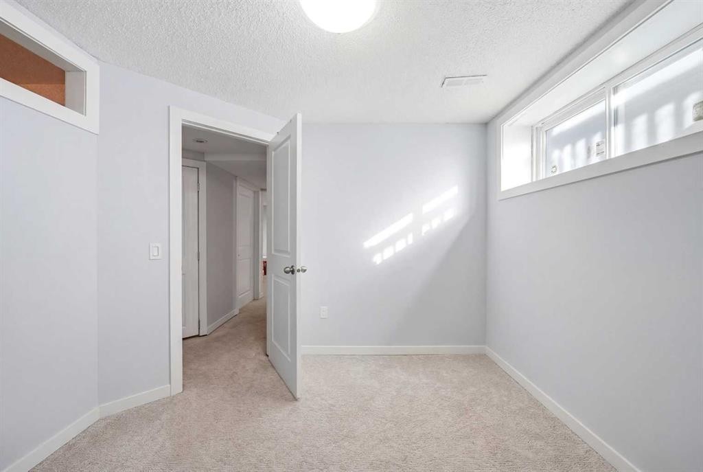 14 Skyview Point Road Ne, Calgary, AB - Indoor Photo Showing Other Room