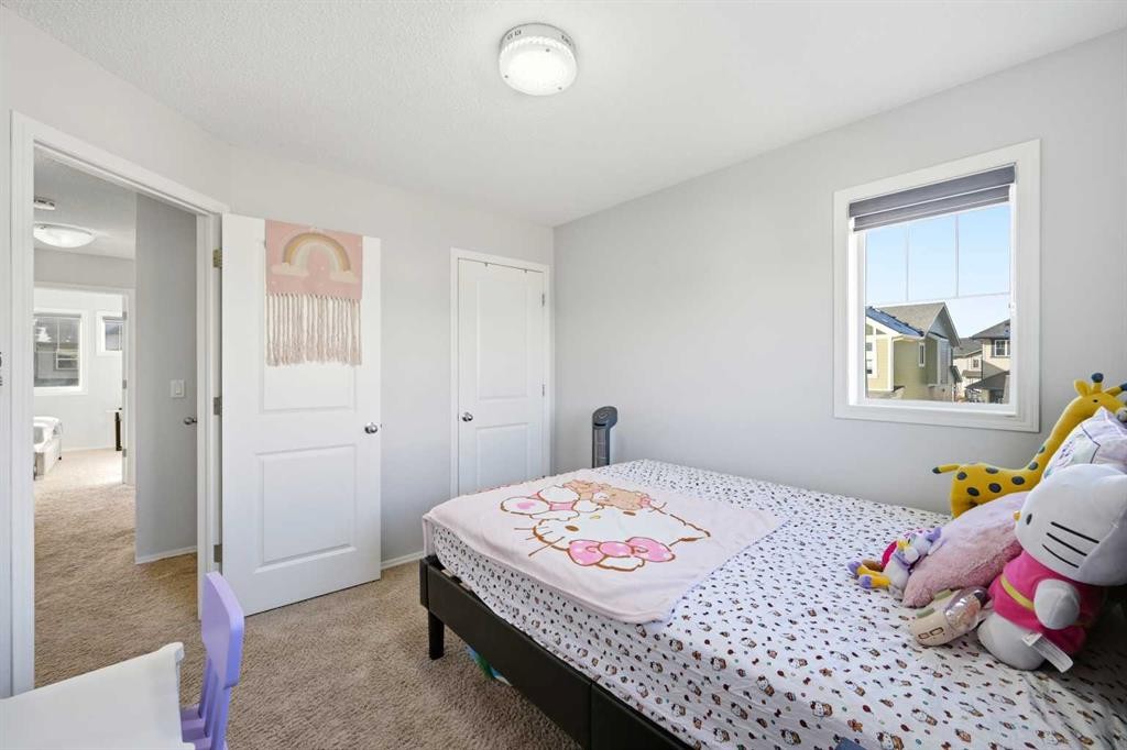 14 Skyview Point Road Ne, Calgary, AB - Indoor Photo Showing Bedroom