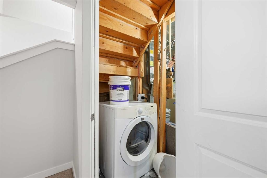 14 Skyview Point Road Ne, Calgary, AB - Indoor Photo Showing Laundry Room