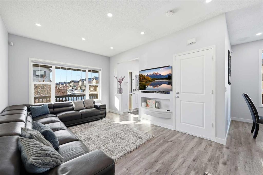 14 Skyview Point Road Ne, Calgary, AB - Indoor Photo Showing Living Room