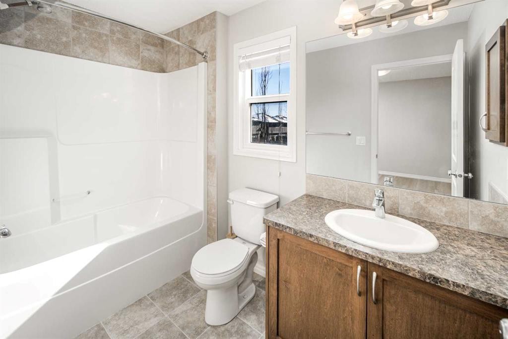 88 Legacy Mews Se, Calgary, AB - Indoor Photo Showing Bathroom