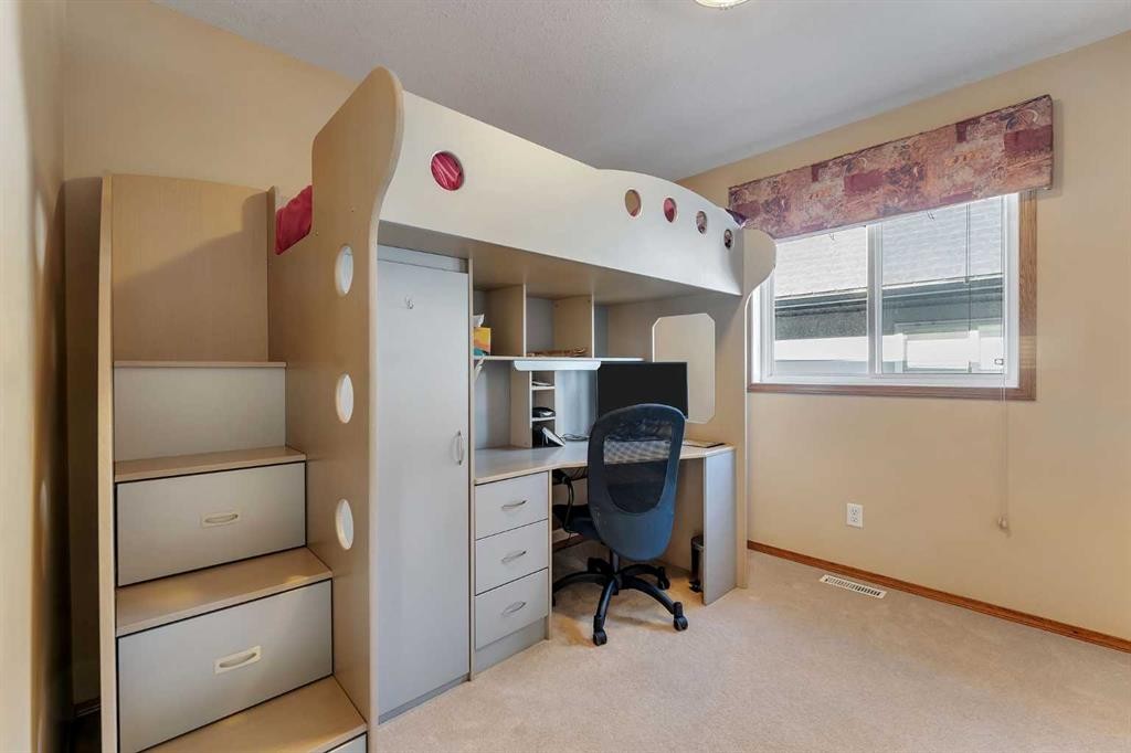214 Saddlemont Boulevard Ne, Calgary, AB - Indoor Photo Showing Office