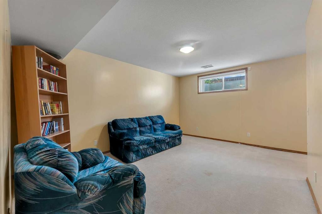 214 Saddlemont Boulevard Ne, Calgary, AB - Indoor