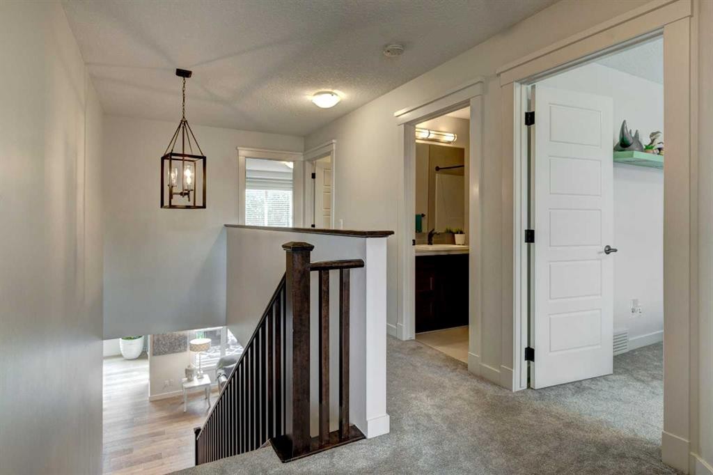 19 Cranbrook Crescent Se, Calgary, AB