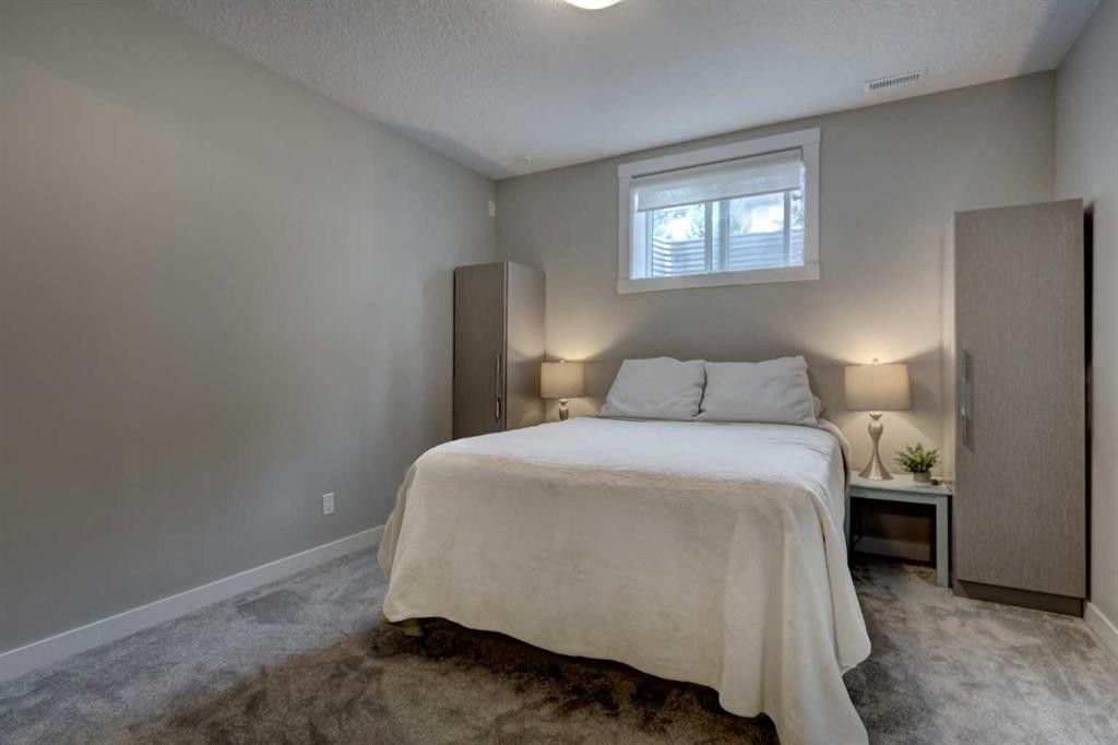 19 Cranbrook Crescent Se, Calgary, AB