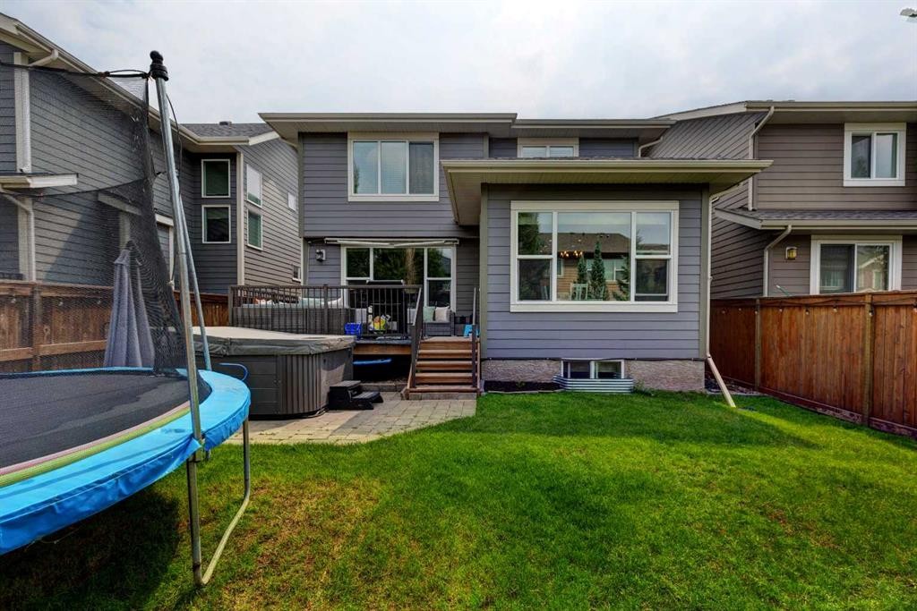 19 Cranbrook Crescent Se, Calgary, AB