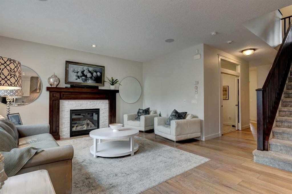 19 Cranbrook Crescent Se, Calgary, AB