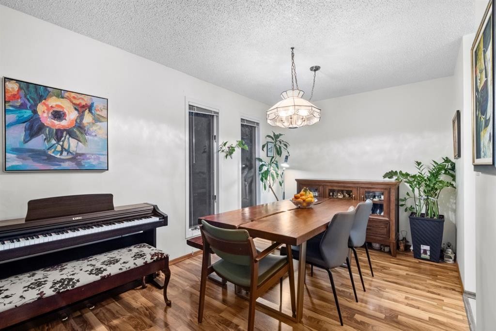 4604 Marwood Way Ne, Calgary, AB - Indoor Photo Showing Dining Room