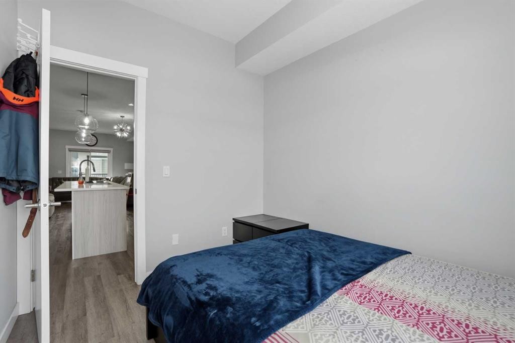 404-95 Skyview Close Ne, Calgary, AB - Indoor Photo Showing Bedroom