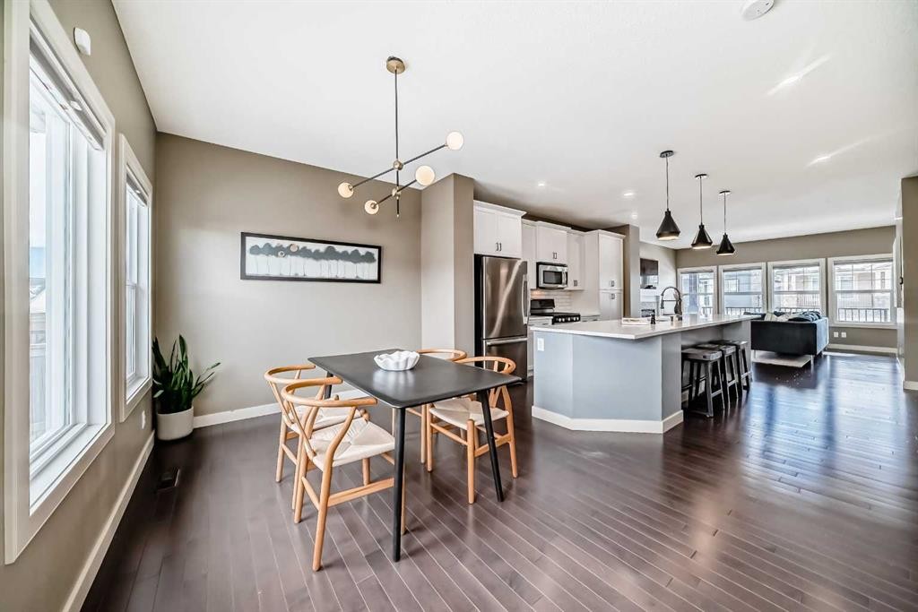 90 Evanspark Road Nw, Calgary, AB - Indoor