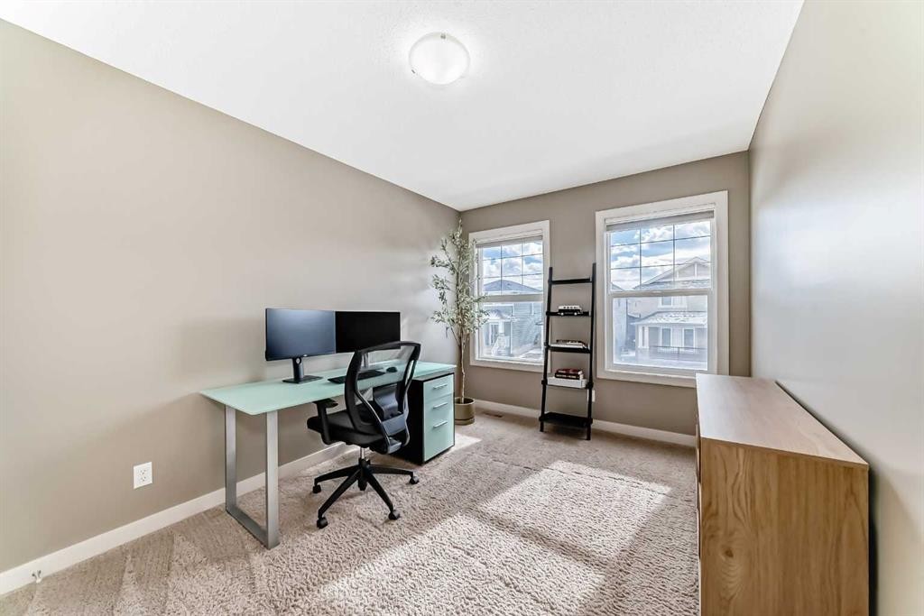 90 Evanspark Road Nw, Calgary, AB - Indoor Photo Showing Office