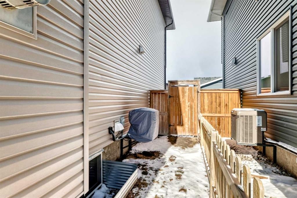 90 Evanspark Road Nw, Calgary, AB - Outdoor With Exterior